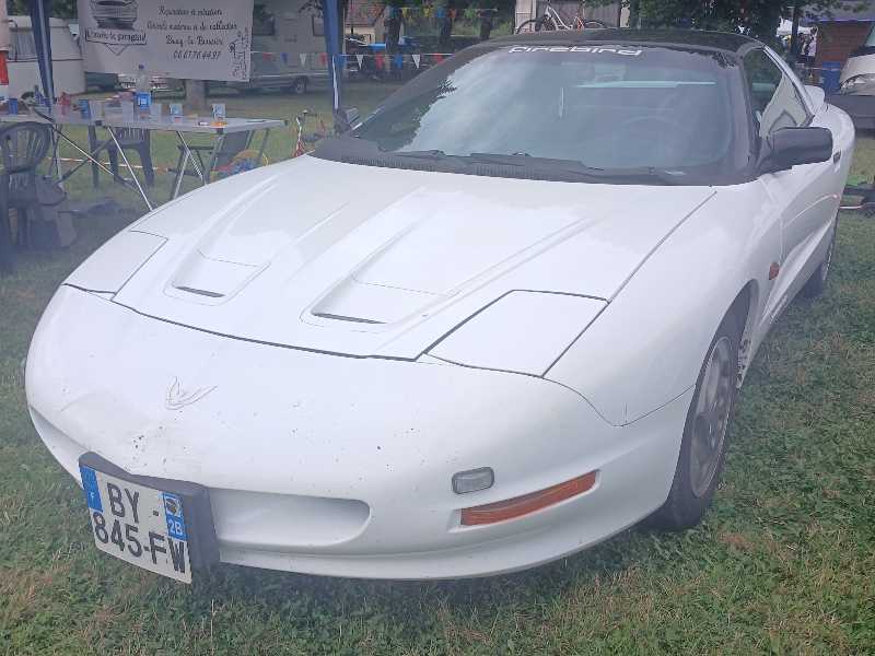 Pontiac Firebird (1995) spotted in Bruay-la-Buissière, France