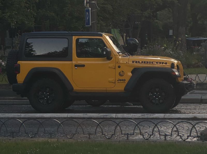 Jeep Wrangler Rubicon spotted in Paris
