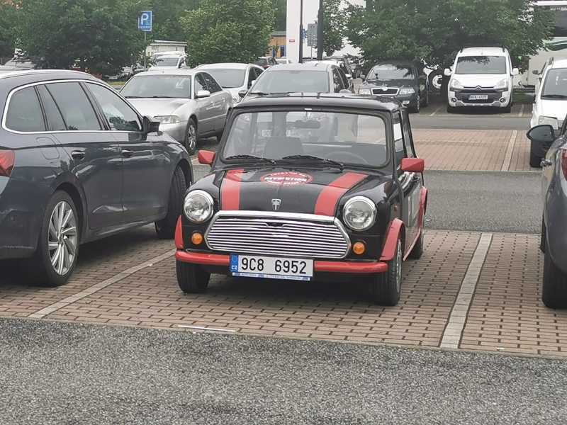 Mini Cooper (1990) spotted in Písek, Czechia