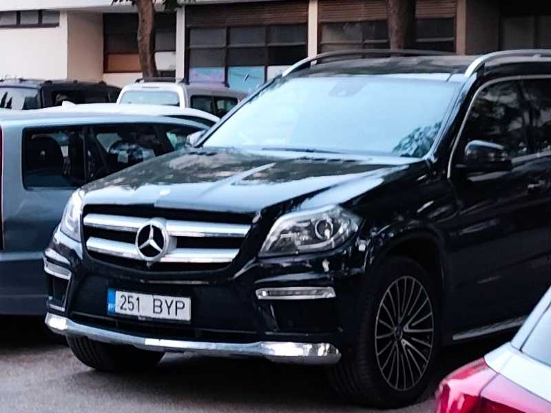 Mercedes-Benz GL-Class spotted in Split