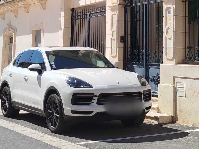 Porsche Cayenne spotted in Béziers