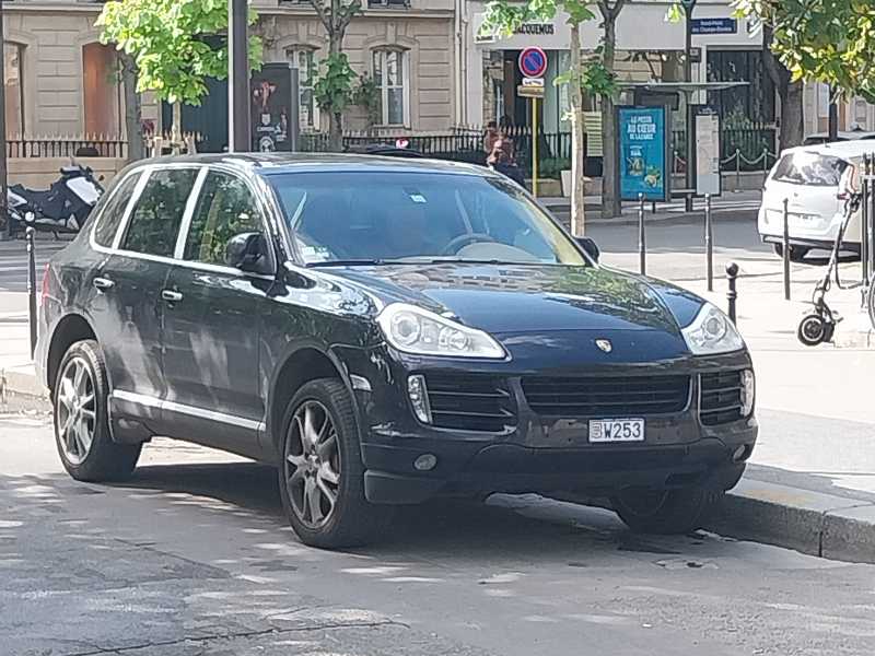 Porsche Cayenne Turbo spotted in Paris