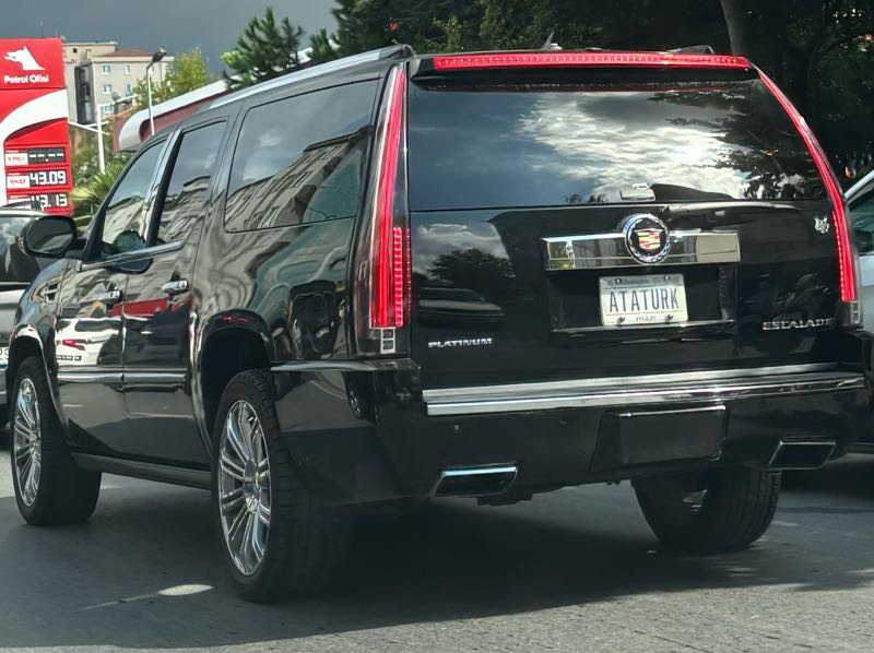 Cadillac Escalade spotted in Istanbul