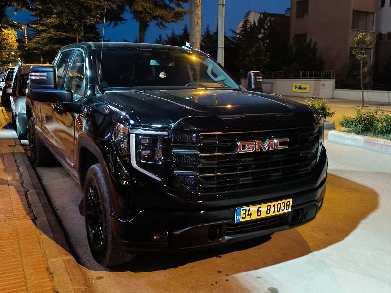 GMC Sierra 1500 spotted in Merzifon
