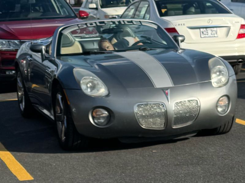 Pontiac Solstice spotted in Longueuil