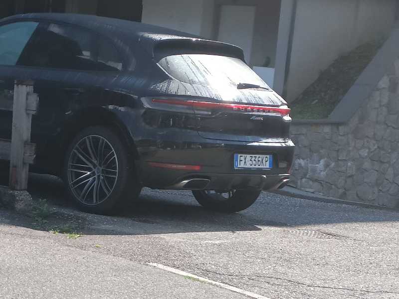 Porsche Macan (2021) spotted in Bolzano, Italy