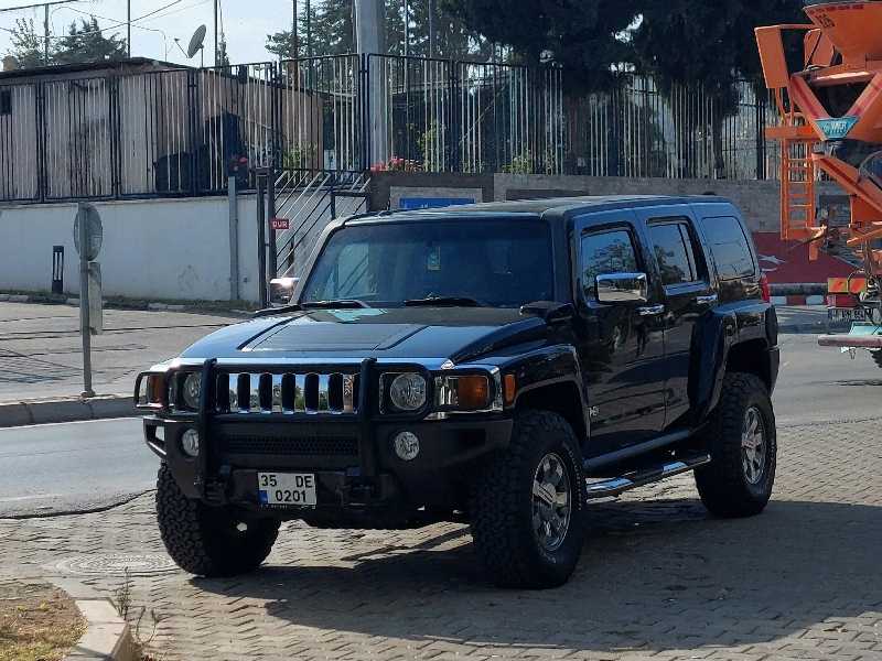 Hummer H3 spotted in İzmir