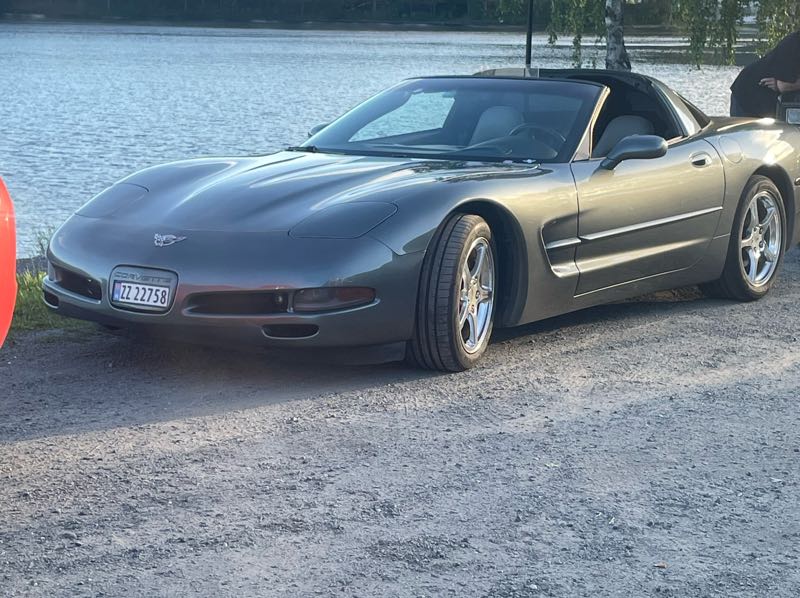 Chevrolet Corvette C5 spotted in Fagernes
