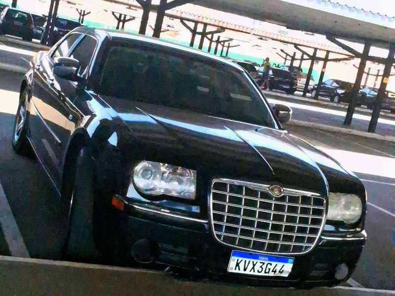 Chrysler 300C spotted in Goiás