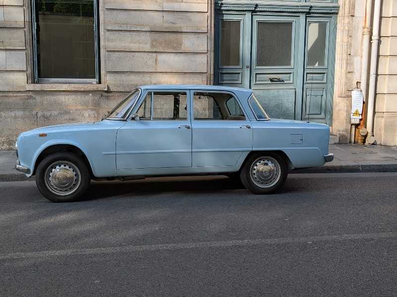 Fiat 124 spotted in Paris