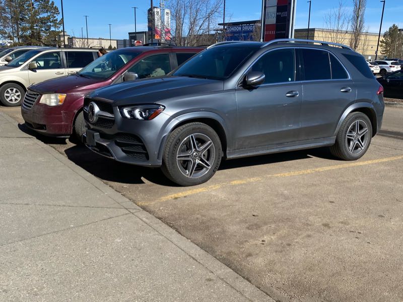 Mercedes-Benz GLE (2020) spotted in Edmonton, Canada