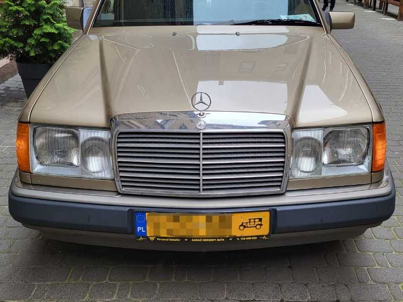 Mercedes-Benz W124 spotted in Łódź