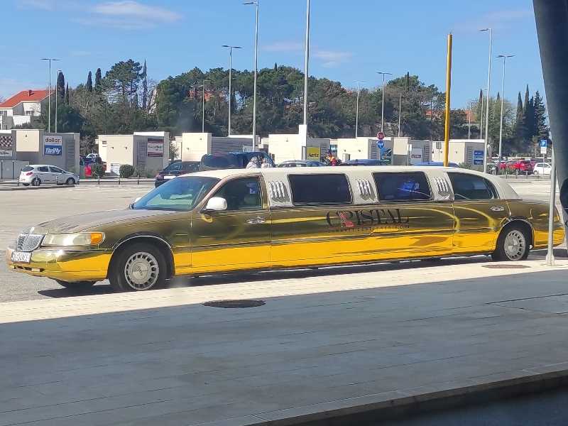 Lincoln Town Car Limousine spotted in Dubrovnik