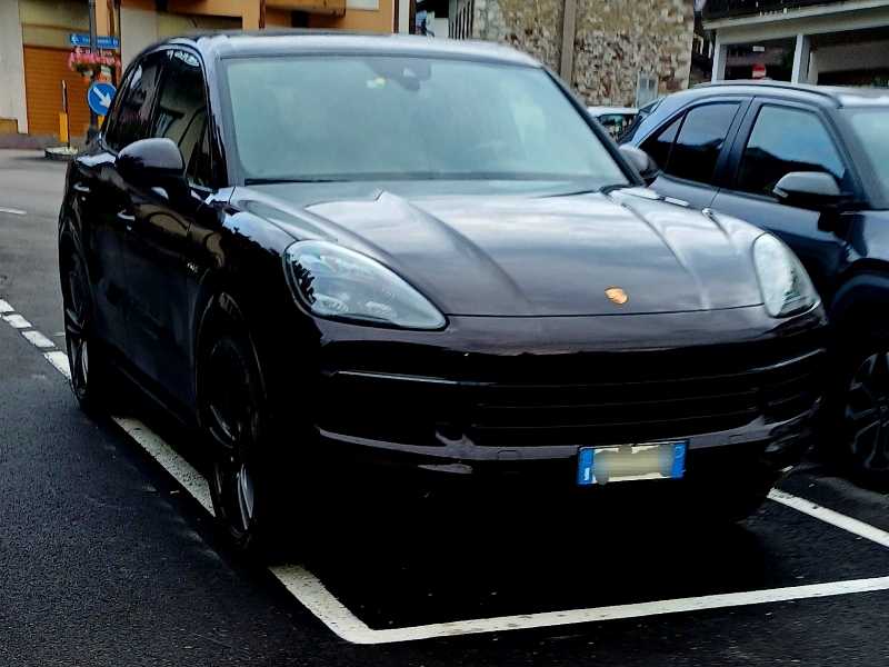 Porsche Cayenne (2021) spotted in Vigo di Cadore, Italy