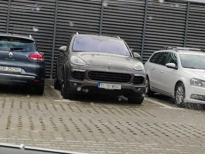 Porsche Cayenne (2016) spotted in Constanţa, Romania