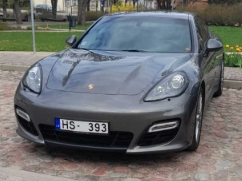 Porsche Panamera spotted in Kuldīga