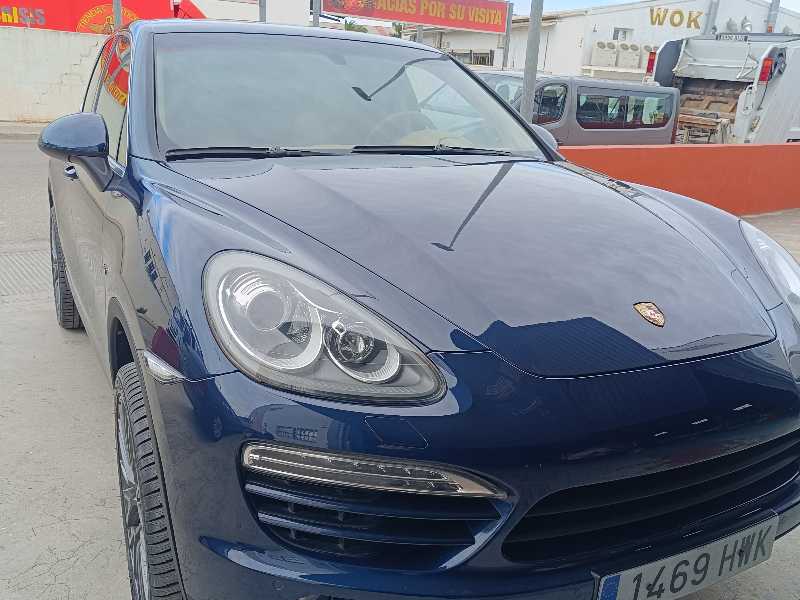 Porsche Cayenne (2014) spotted in Helechosa, Spain