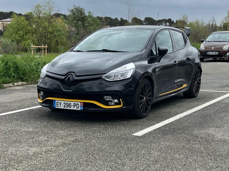 Renault Clio RS spotted in Montpellier