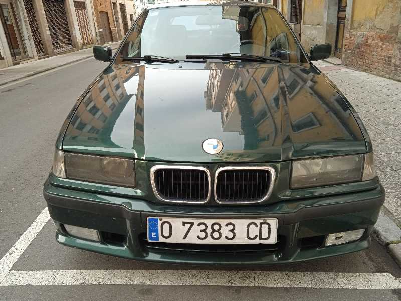 BMW 3 Series (1992) spotted in Oviedo, Spain