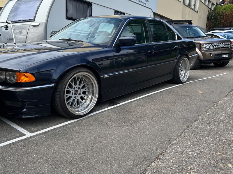 BMW 7 Series (2000) spotted in Zürich, Switzerland