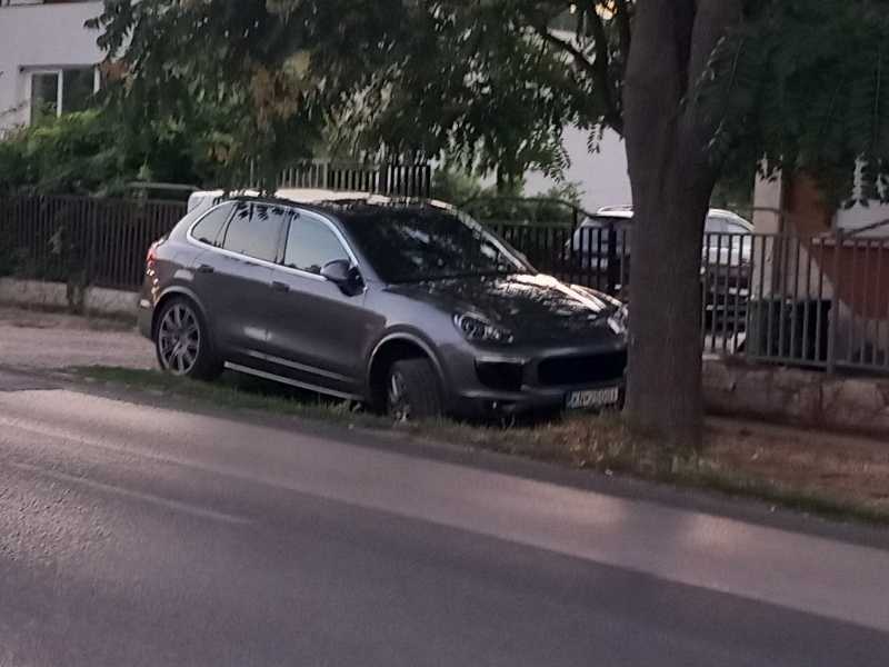 Porsche Cayenne (2015) spotted in Budapest, Hungary