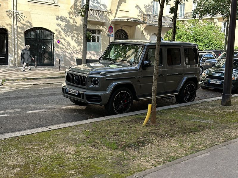Mercedes-Benz G-Class (2021) spotted in Paris, France