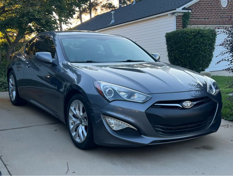 Hyundai Genesis Coupe (2014) spotted in Lexington-Fayette, United States