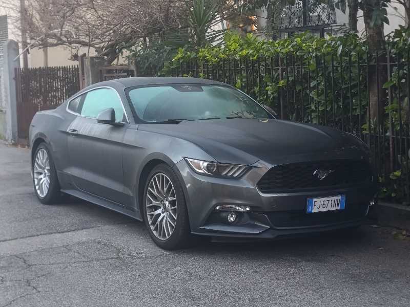 Ford Mustang (2015) spotted in Mestre, Italy