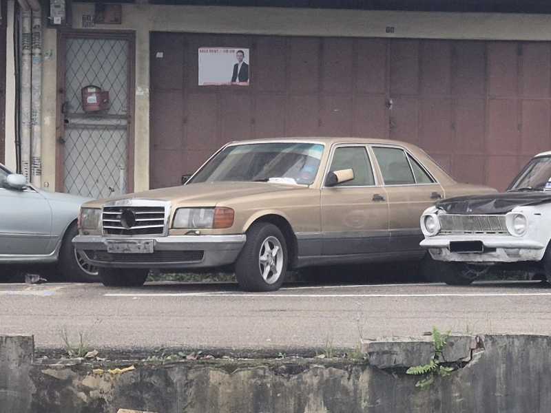 Mercedes-Benz S-Class spotted in Perling