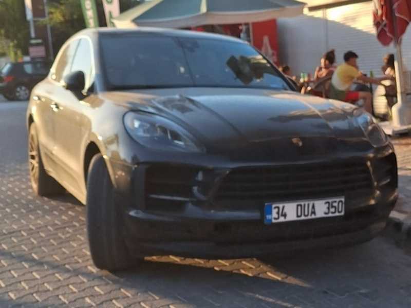 Porsche Macan (2022) spotted in Çeşme, Turkey