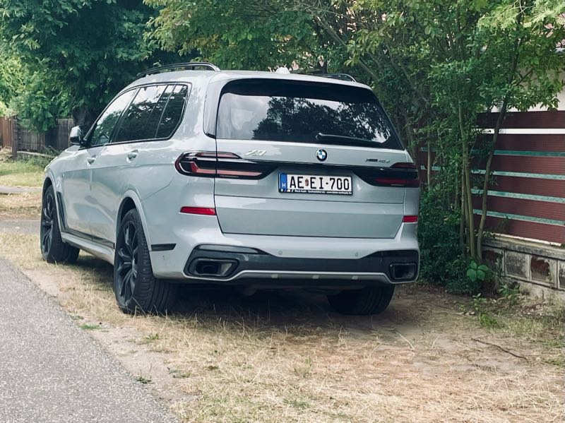 BMW X7 M50i spotted in Veszprém