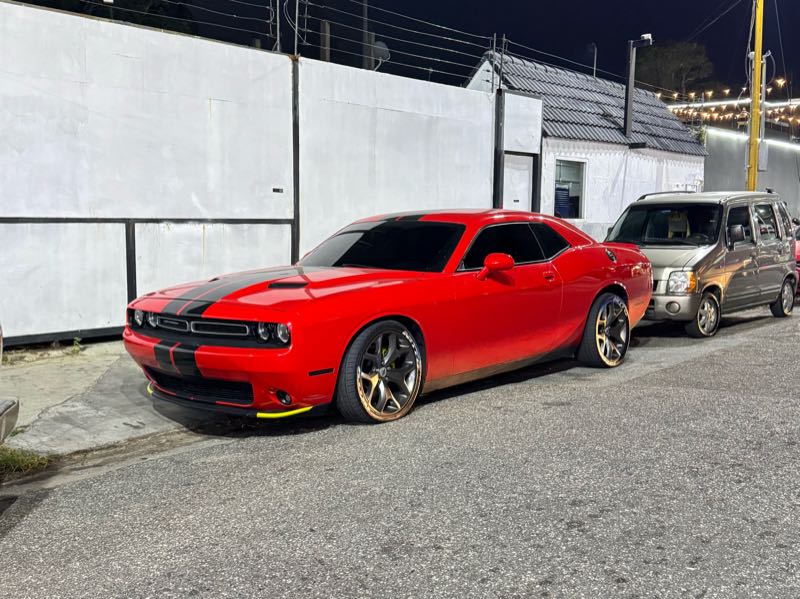 Dodge Challenger spotted in Valencia