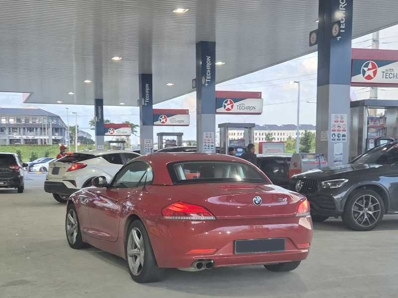 BMW Z4 (2010) spotted in Iskandar Puteri, Malaysia