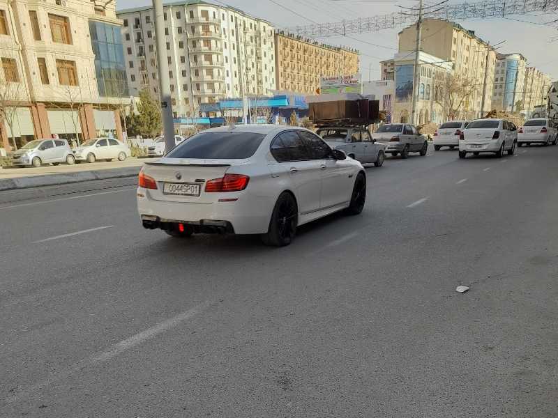 BMW 5 Series spotted in Samarkand