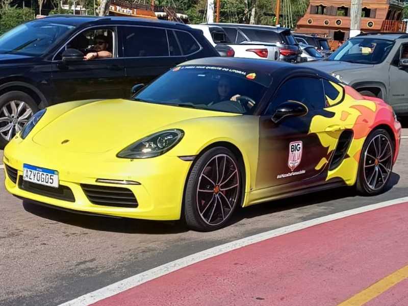 Porsche Cayman spotted in Balneário Camboriú