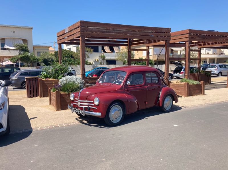 Renault 4CV spotted in Narbonne