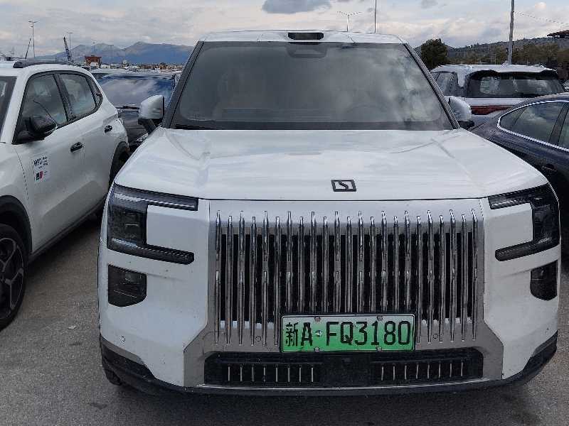 Hongqi H9 spotted in Náfplio
