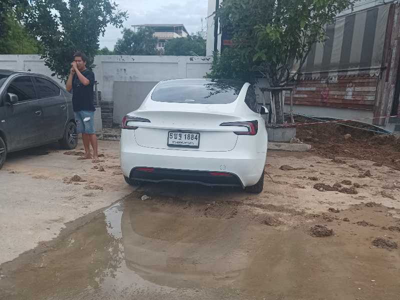 Tesla Model S spotted in Si Racha