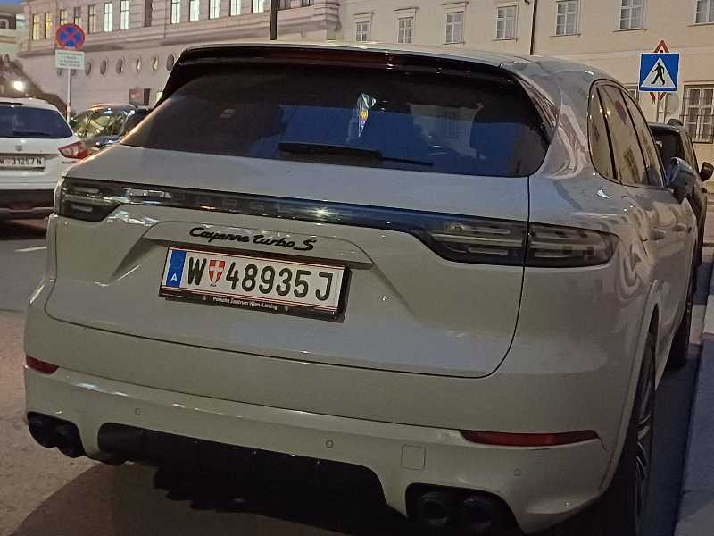 Porsche Cayenne Turbo S spotted in Vienna
