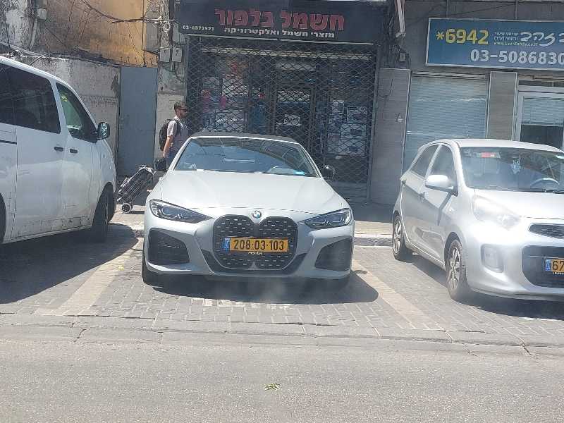 BMW 4 Series (2022) spotted in Tel Aviv, Israel