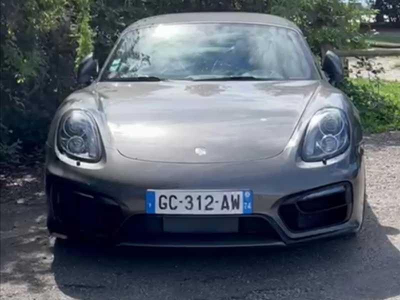 Porsche Cayman spotted in Annecy-le-Vieux
