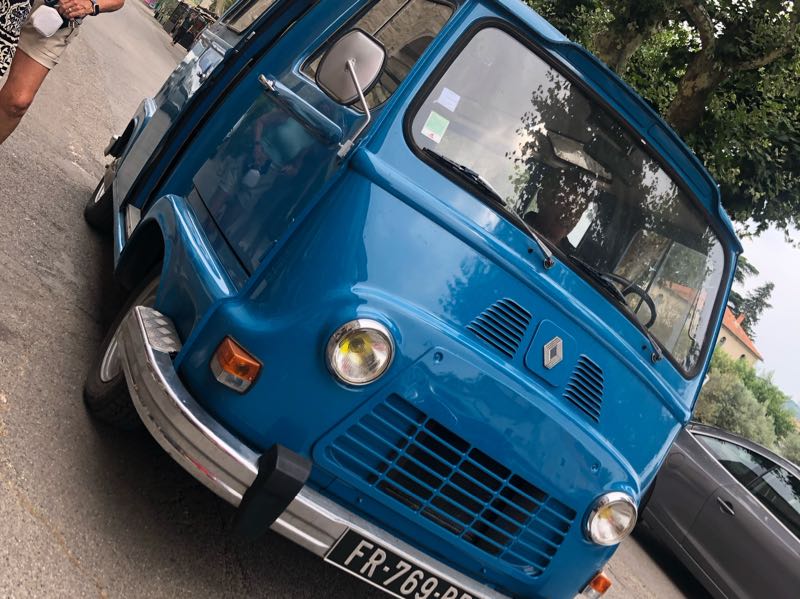Renault Estafette spotted in Bagnols-sur-Cèze