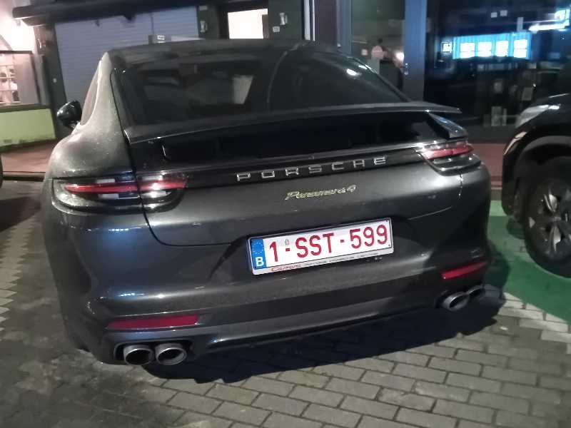 Porsche Panamera 4 spotted in Brugge