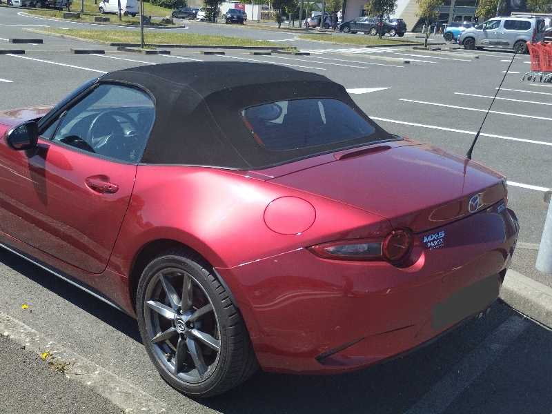 Mazda MX-5 Miata spotted in Équeurdreville-Hainneville