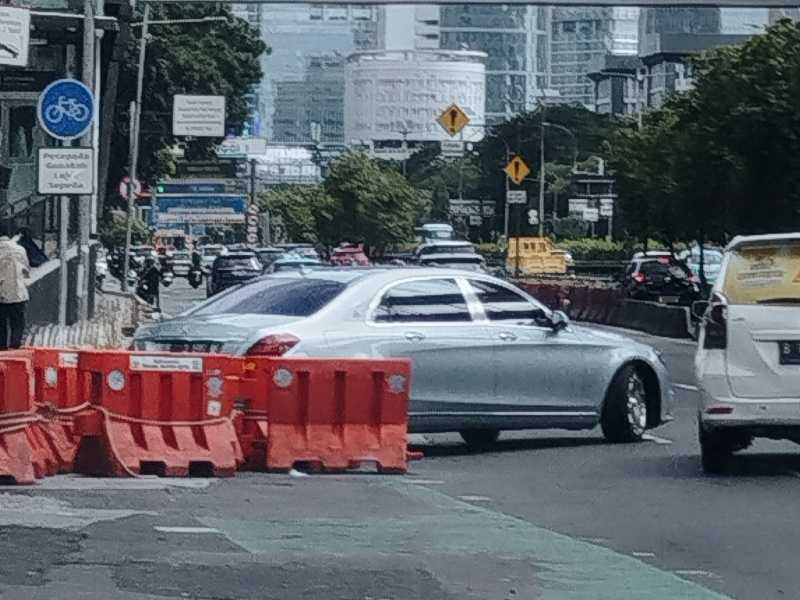 Mercedes-Benz S-Class (2021) spotted in Kuningan, Indonesia
