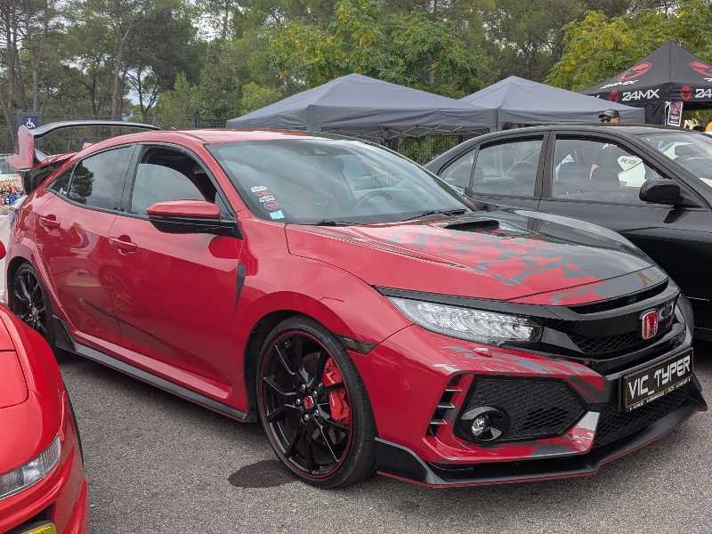 Honda Civic Type R spotted in Le Luc