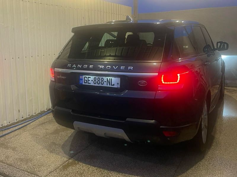 Land Rover Range Rover Sport spotted in Tbilisi