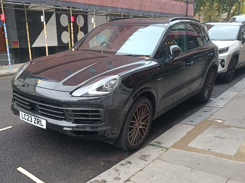 Porsche Cayenne (2023) spotted in London, United Kingdom