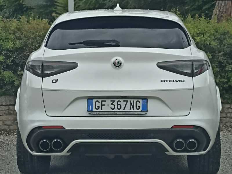 Alfa Romeo Stelvio spotted in Rome