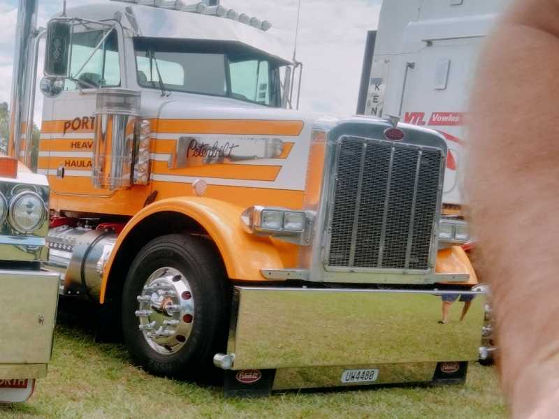 Peterbilt 379 spotted in Hamilton